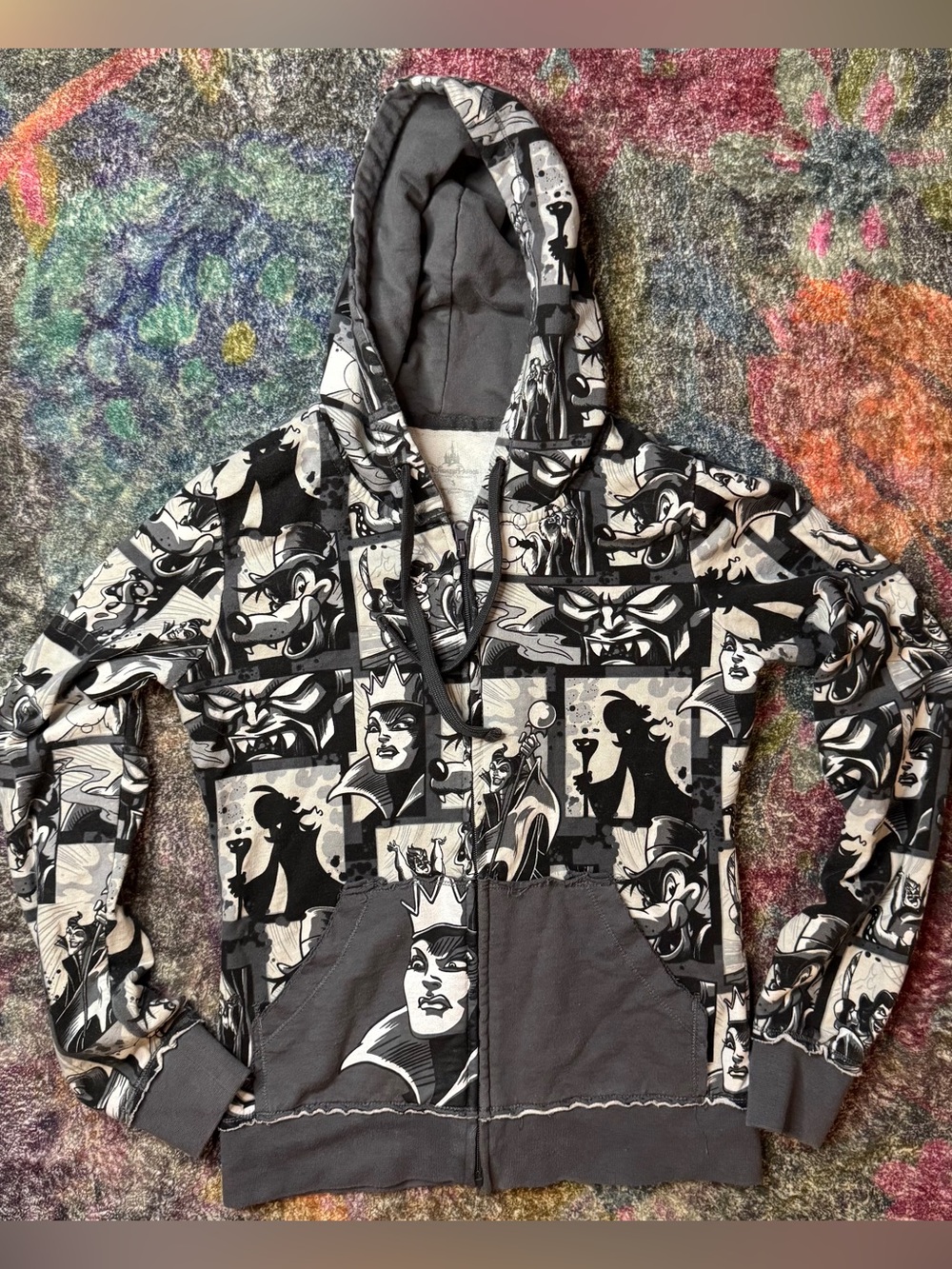 💛 Authentic Disney Parks Black & White Villain Graphic Zip Hoodie - Size Small